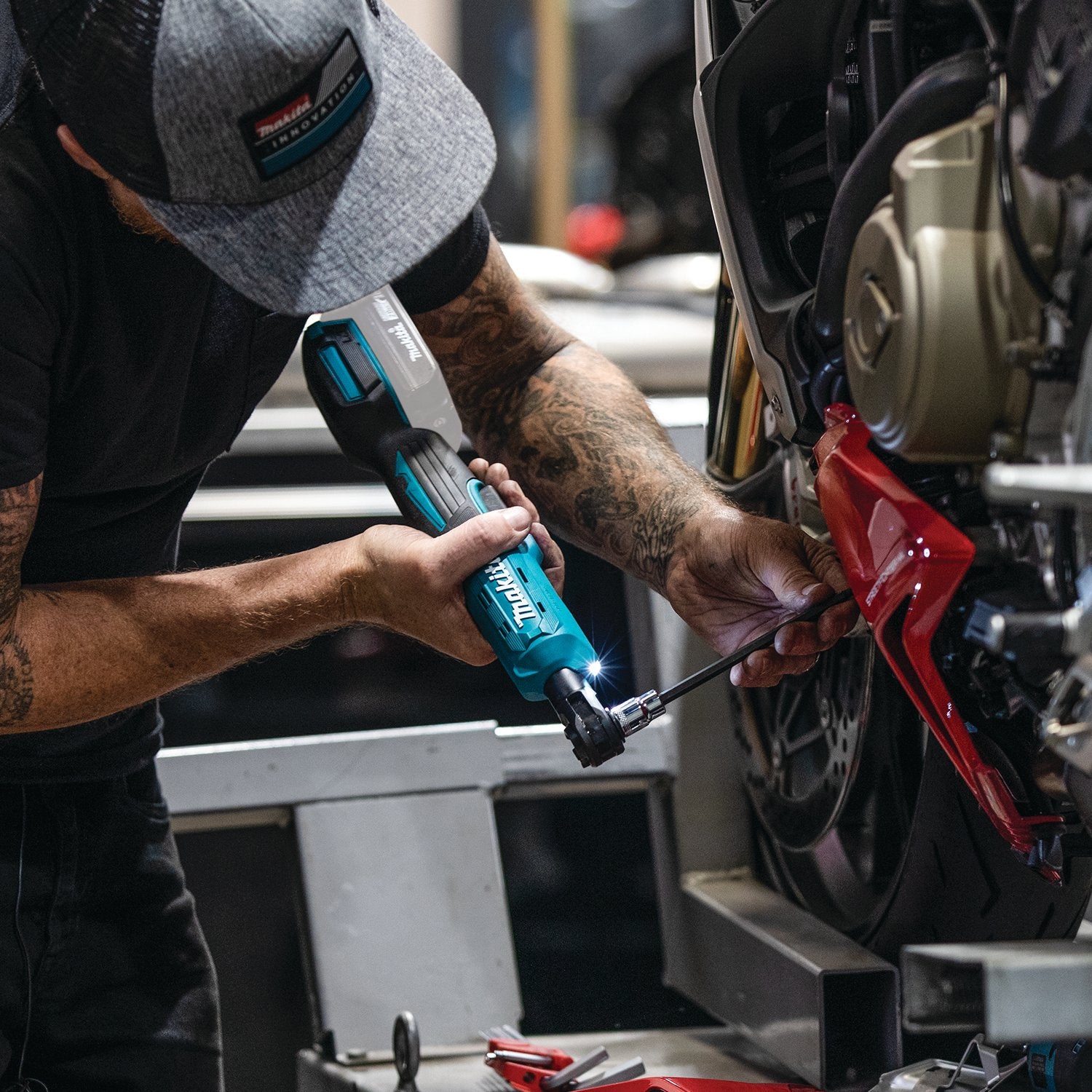Makita (XRW01Z - R) 18V LXT® 3/8