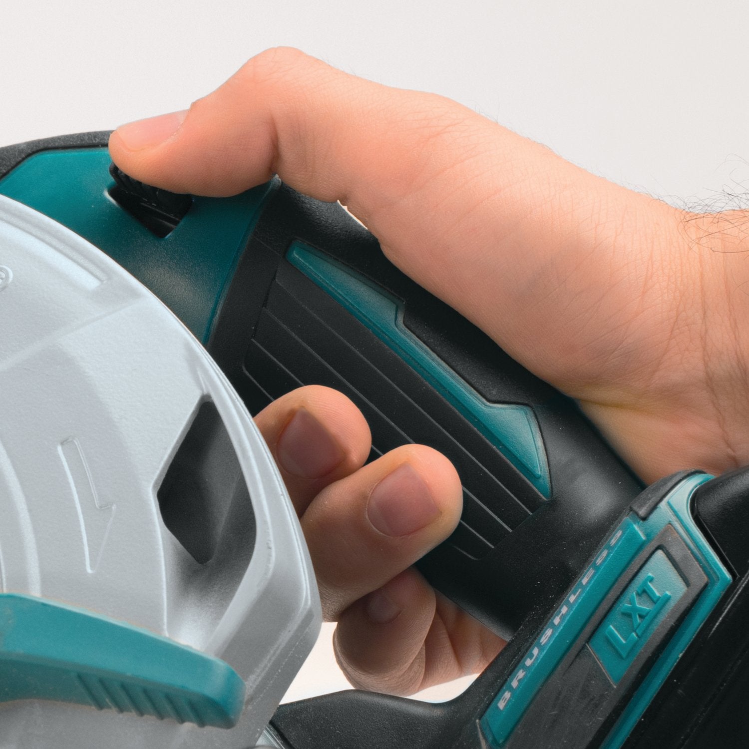 Makita (XSH03Z - R) LXT® Brushless 6 - 1/2