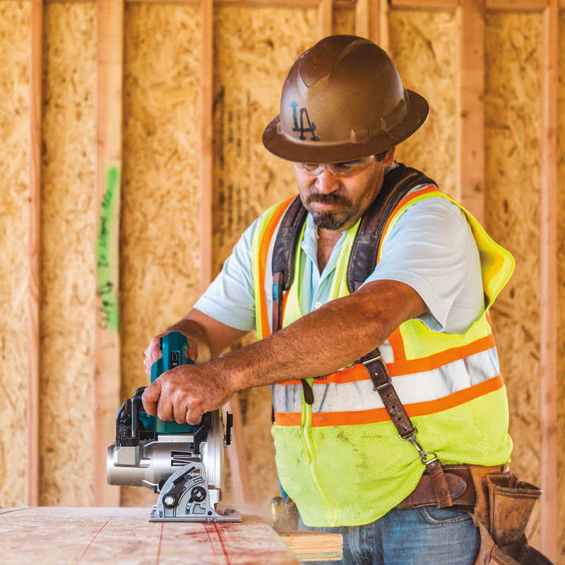 Makita (XSR01PT - R) 36V (18V X2) LXT® Brushless Rear Handle 7 - 1/4" Circular Saw Kit (Factory Reconditioned) - Pacific Power Tools