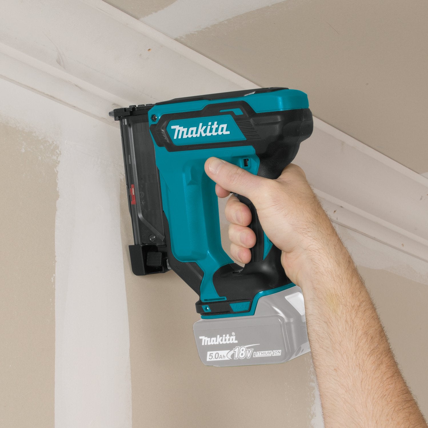 Makita Cordless Roofing Nailer